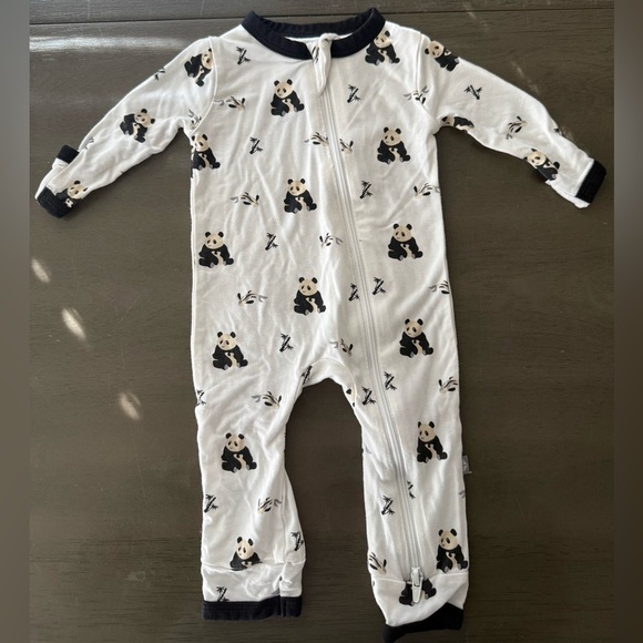Kyte BABY Other - Kyte Baby Black & White Zen Panda Zipper Romper - Size Newborn